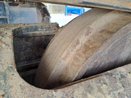 CAT 335 F L CR 43 2016 2 Crawler Excavators image 15