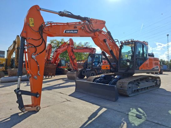 Develon DX225LC-7 Develon DX225LC-7 2023 2 Crawler Excavators image 2