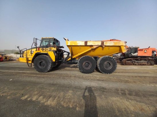 Komatsu HM400-3R (4 pcs available in Abu Dhabi) HM400-3R (4 pcs available in Abu Dhabi) 2017 2 Articulated Dump Trucks ima...