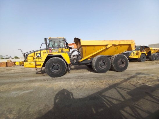 Komatsu HM400-3R (4 pcs available in Abu Dhabi) HM400-3R (4 pcs available in Abu Dhabi) 2017 2 Articulated Dump Trucks ima...