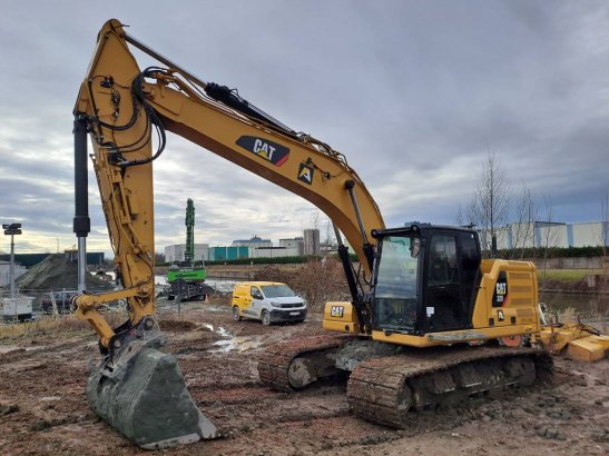 CAT 320 33 2018 2 Crawler Excavators image 16