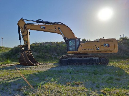 CAT 395 395 2024 2 Crawler Excavators image 2