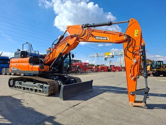 Develon DX225LC-7 Develon DX225LC-7 2023 2 Crawler Excavators image 3