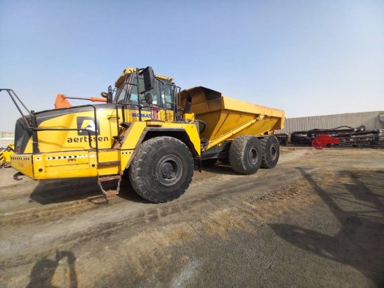 Komatsu HM400-3R (4 pcs available in Abu Dhabi) HM400-3R (4 pcs available in Abu Dhabi) 2017 2 Articulated Dump Trucks ima...