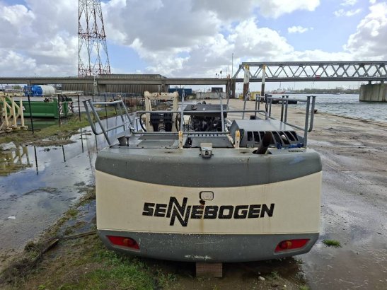 Sennebogen 830E K17(only upperstructure with damaged cabin) Sennebogen 830E K17(only upperstructure with damaged cabin) 20...