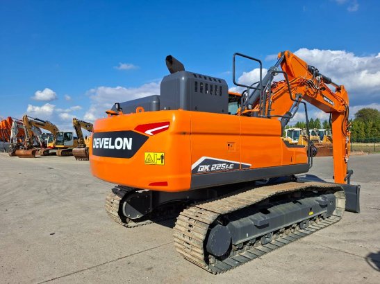 Develon DX225LC-7 Develon DX225LC-7 2023 2 Crawler Excavators image 4