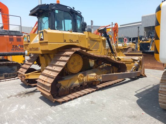 CAT D6R LGP (Abu Dhabi) D6R LGP (Abu Dhabi) 2017 2 Dozers image 3