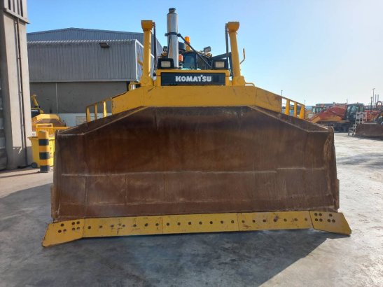 Komatsu D155A-6R (4 pcs available for sale in Abu Dhabi) 10194 2024 2 Dozers image 12