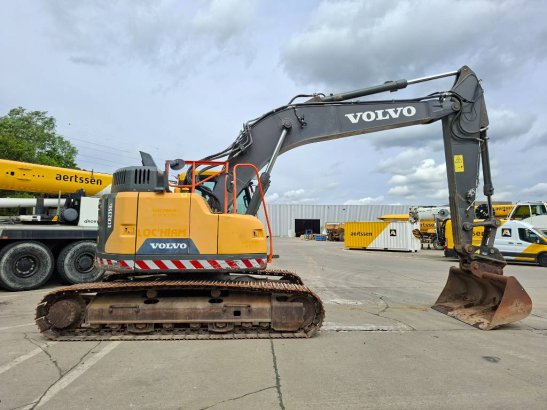 Volvo ECR235EL (+3 Buckets) ECR235EL (+3 Buckets) 2017 2 image 4