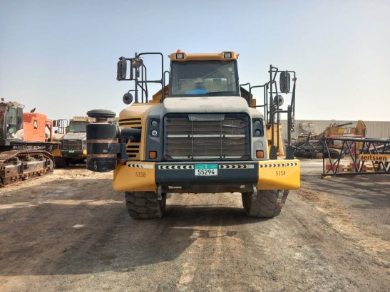 Komatsu HM400-3R (4 pcs available in Abu Dhabi) HM400-3R (4 pcs available in Abu Dhabi) 2017 2 Articulated Dump Trucks ima...