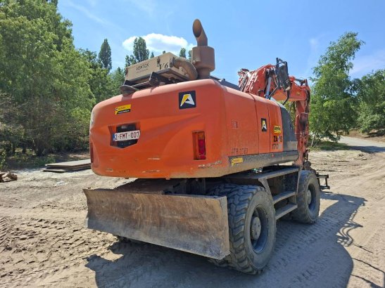 Hitachi ZX 170 W-5 B ZX 170 W-5 B 2016 2 Wheeled Excavators image 5