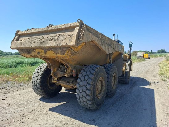 CAT 725C2 725C2 2016 2 Articulated Dump Trucks image 5