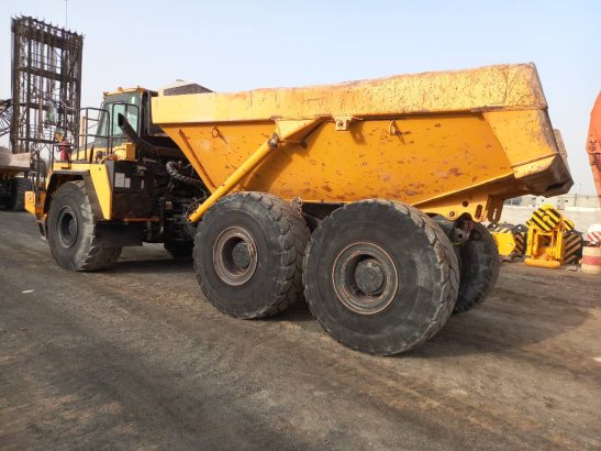 Komatsu HM400-3R (4 pcs available in Abu Dhabi) HM400-3R (4 pcs available in Abu Dhabi) 2017 2 Articulated Dump Trucks ima...