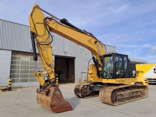 CAT 335 F L CR 43 2016 2 Crawler Excavators image 7