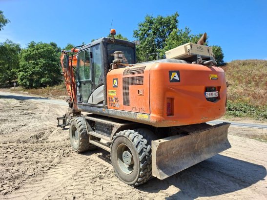 Hitachi ZX 170 W-5 B ZX 170 W-5 B 2016 2 Wheeled Excavators image 7