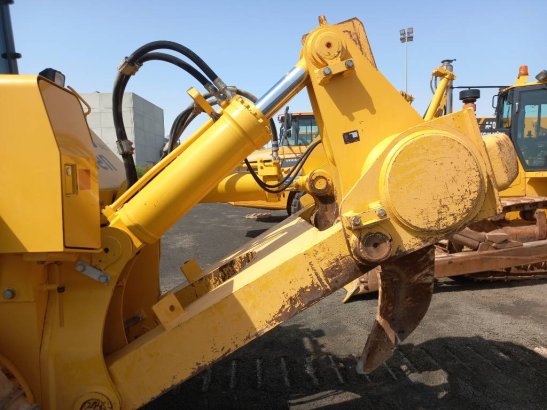 Komatsu D155A-6R (4pcs available for sale in Abu Dhabi) 10194 2023 2 Dozers image 7
