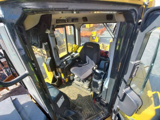 Komatsu D155A-6R (4 pcs available for sale in Abu Dhabi) 10194 2024 2 Dozers image 8