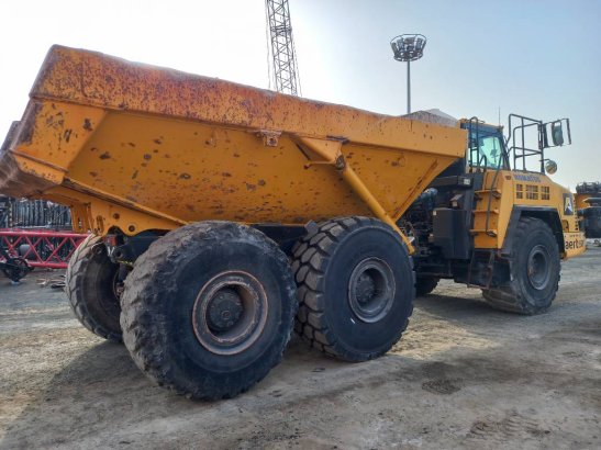 Komatsu HM400-3R (4 pcs available in Abu Dhabi) HM400-3R (4 pcs available in Abu Dhabi) 2017 2 Articulated Dump Trucks ima...