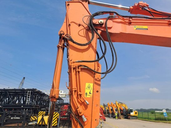 Hitachi ZX170W-5B ZX170W-5B 2016 2 Wheeled Excavators image 8