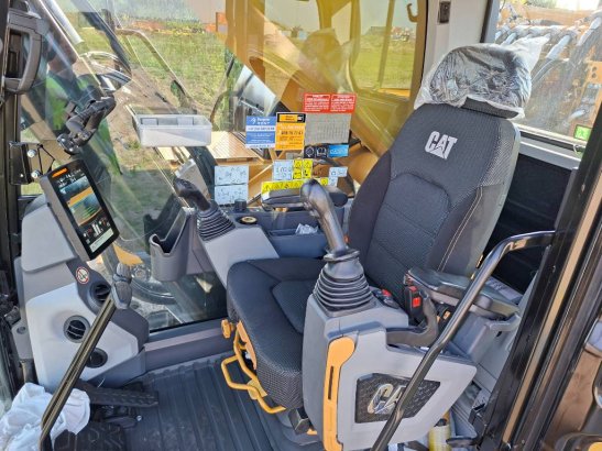 CAT 395 395 2024 2 Crawler Excavators image 8