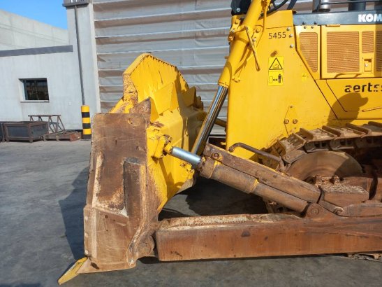 Komatsu D155A-6R (4pcs available for sale in Abu Dhabi) 10194 2024 2 Dozers image 8