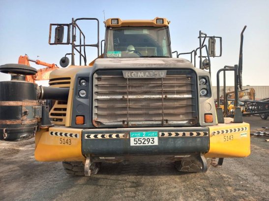 Komatsu HM400-3R (4 pcs available in Abu Dhabi) HM400-3R (4 pcs available in Abu Dhabi) 2017 2 Articulated Dump Trucks ima...