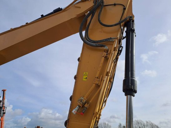 CAT 335FLCR 43 2016 2 Crawler Excavators image 9