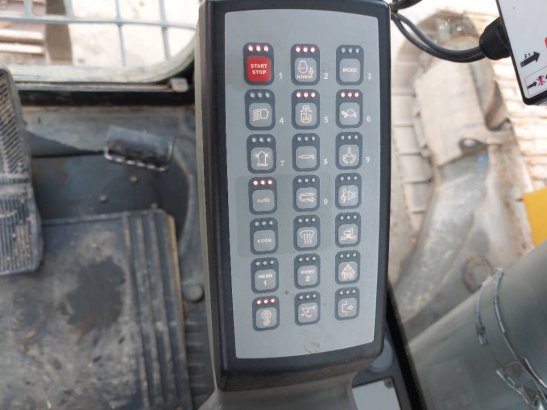 Liebherr R936LC R936LC 2019 2 Crawler Excavators image 9