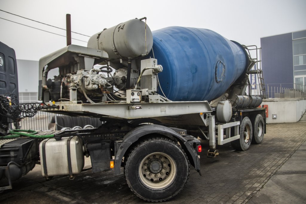MOL BETON MIXER/MALAXEUR/MISCHER 12M3+MOTOR/MOTEUR image