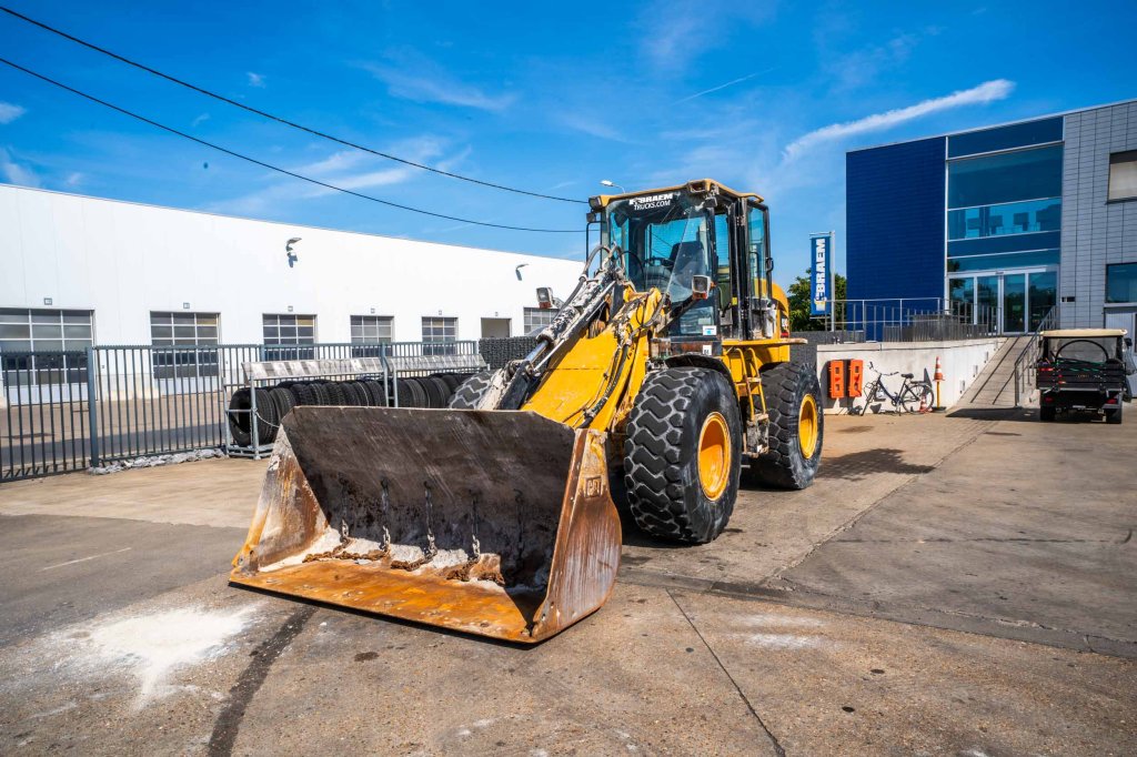 CATERPILLAR CAT 924G // GODET 3m3 image