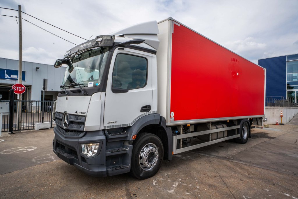 MERCEDES ACTROS 2127 L+DHOLLANDIA 2T. image