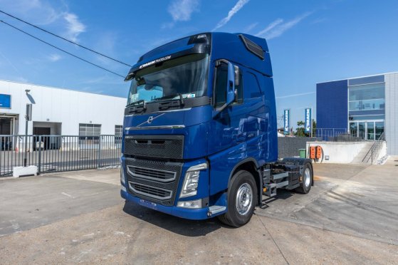 VOLVO FH 420 590 2015 2 Tractor Units