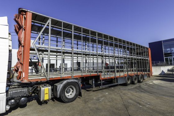 LECITRAILER CUELLO CISNE 3E-RD+DOUBLE ETAGE+DHOLLANDIA 2TON Lecitrailer CUELLO CISNE 3E-RD+DOUBLE ETAGE+DHOLLANDIA 2TON 20...