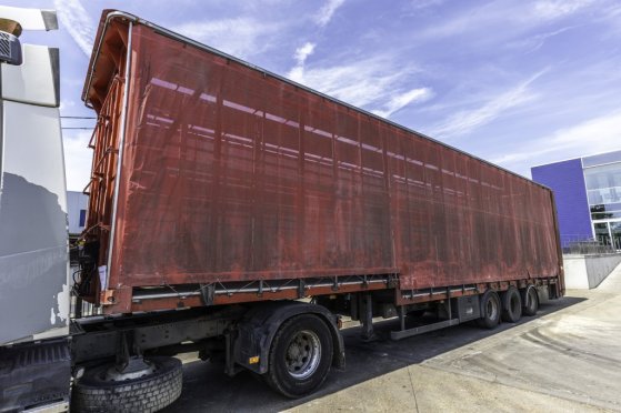 LECITRAILER CUELLO CISNE 3E-RD+DOUBLE ETAGE+DHOLLANDIA 2TON Lecitrailer CUELLO CISNE 3E-RD+DOUBLE ETAGE+DHOLLANDIA 2TON 20...