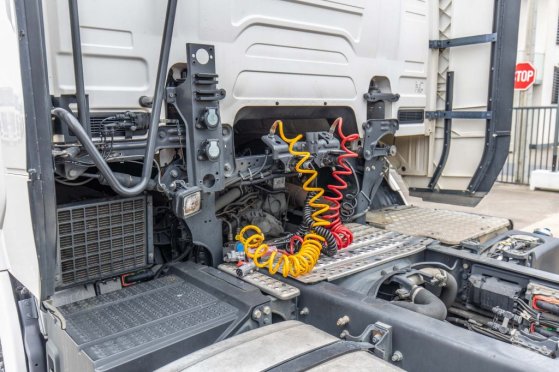 SCANIA R450 NEW MODEL+RETARDER R450 NEW MODEL+RETARDER 2018 2 Tractor Units image 94
