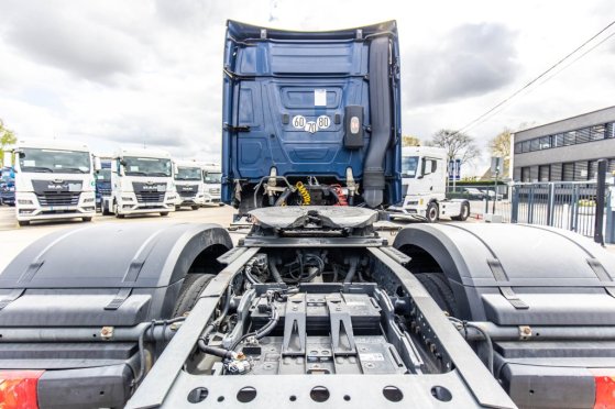 MERCEDES ACTROS 1846 LS +ADR Mercedes-Benz ACTROS 1846 LS +ADR 2018 2 Tractor Units image 38