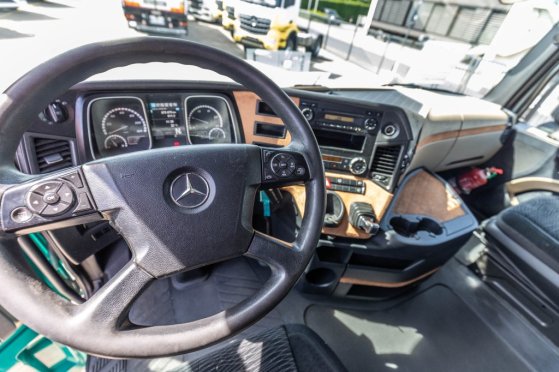 MERCEDES ACTROS 1845 LS Mercedes-Benz ACTROS 1845 LS 2015 2 Tractor Units image 24