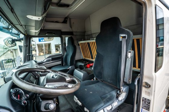 MAN TGX 33.560 XLX BLS+BIG AXLES+INTARDER TGX 33.560 XLX BLS+BIG AXLES+INTARDER 2015 2 Tractor Units image 10
