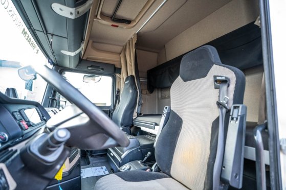 MAN TGX 18.460 XLX + INTARDER TGX 18.460 XLX + INTARDER 2018 2 Tractor Units image 12