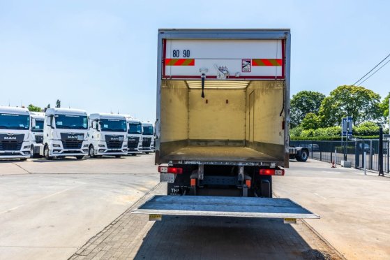 RENAULT D26.320-6x2+DHOLLANDIA 2T. D26.320-6x2+DHOLLANDIA 2T. 2017 2 image 12