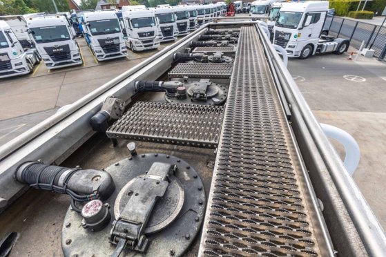 MERCEDES ANTOS 2530 BL+MAGYAR 19.000L/6COMP Mercedes-Benz ANTOS 2530 BL+MAGYAR 19.000L/6COMP 2020 2 image 118