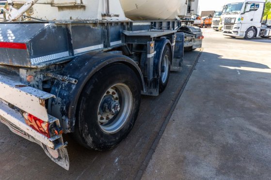 RENDERS BETON MIXER 12M3 + MOTOR/MOTEUR/ENGIN (MALAXEUR/MISCHER) Renders BETON MIXER 12M3 + MOTOR/MOTEUR/ENGIN (MALAXEUR/M...