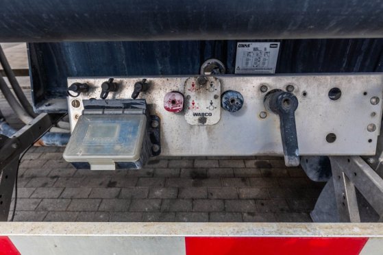 FELDBINDER EUT 40.3- 40.000 L CEMENT/CIMENT/ZEMENT Feldbinder EUT 40.3- 40.000 L CEMENT/CIMENT/ZEMENT 2012 2 Tanker semi t...