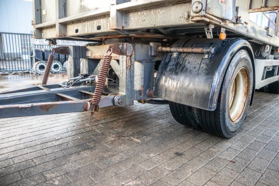 LECITRAILER VOLAILLE/GEFLÛGEL/POULTRY+REHAUSSABLE Lecitrailer VOLAILLE/GEFLÛGEL/POULTRY+REHAUSSABLE 2011 2 Flatbed open tr...