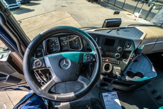 MERCEDES ACTROS 1846 LS Mercedes-Benz ACTROS 1846 LS 2017 2 Tractor Units image 24