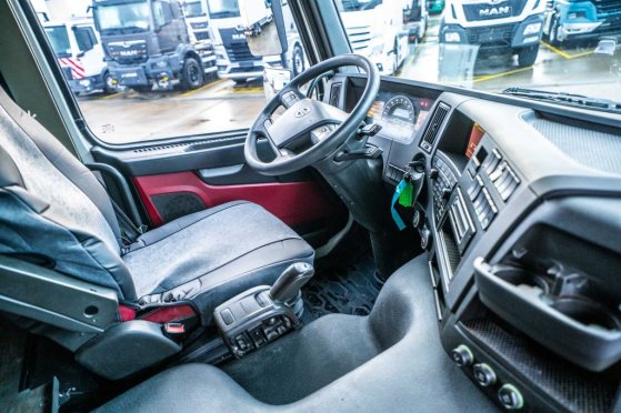 VOLVO FMX 460 GLOB + HYDR FMX 460 GLOB + HYDR 2017 2 Tractor Units image 26
