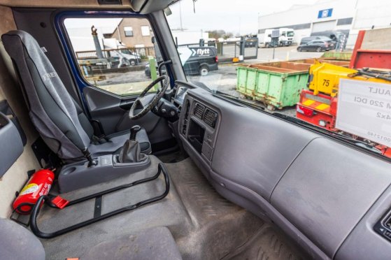RENAULT MIDLUM 220 (16t) DCI + DHOLLANDIA 701 2005 2 image 39