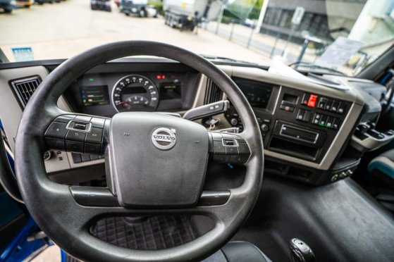 VOLVO FM 420 + KIPHYDR. FM 420 + KIPHYDR. 2018 2 Tractor Units image 41