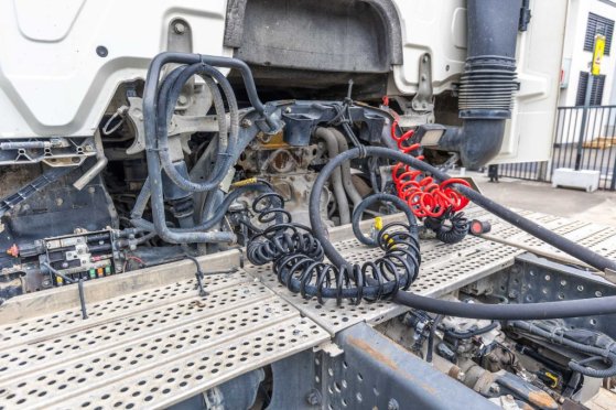 MERCEDES ACTROS 1845 LS+VOITH+HYDR Mercedes-Benz ACTROS 1845 LS+VOITH+HYDR 2018 2 Tractor Units image 54