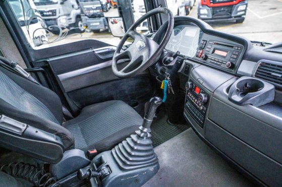 MAN TGS 33.440 BLS - MANUAL - BIG AXLES TGS 33.440 BLS - MANUAL - BIG AXLES 2008 2 Tractor Units image 11